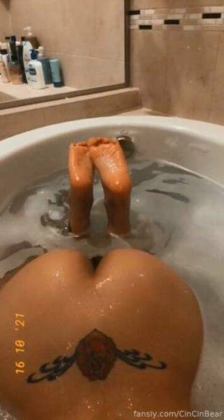 Cincinbear Nude Bath  Video  on justmyfans.pics