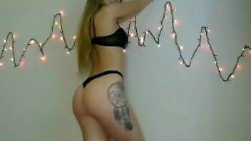 CharmingAlise MFC - round ass tatted cam girl dancing, shows ass on justmyfans.pics