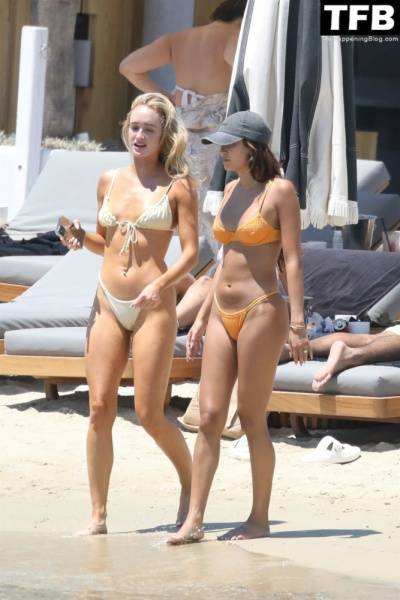 Kyra Transtrum Enjoys the Beach with Maddie Young on justmyfans.pics