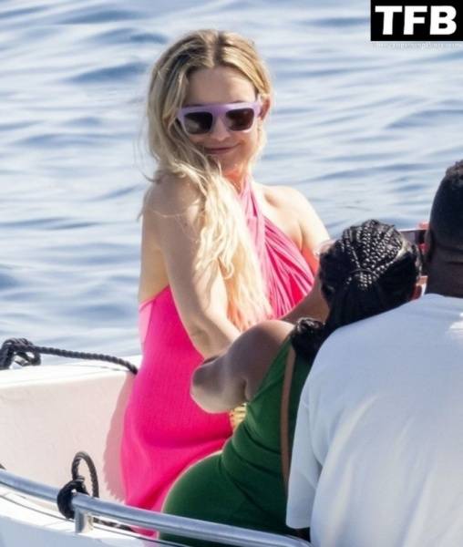 Kate Hudson is Seen on Her Family Trip to Nerano on justmyfans.pics