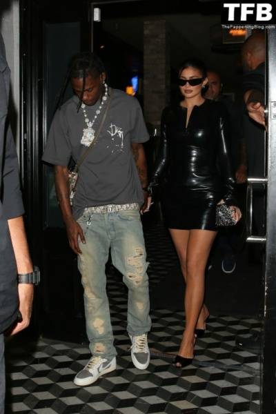 Kylie Jenner & Travis Scott Dine Out with James Harden at Celeb Hotspot Crag 19s in WeHo - fapfappy.com