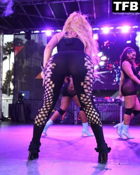 Iggy Azalea Displays Her Stunning Figure at the Long Beach Pride Music Festival in LA on justmyfans.pics