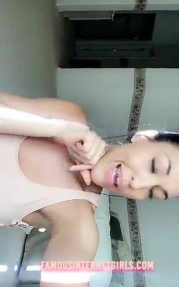 Rainey James How To Eat Pussy Video Premium Snapchat on justmyfans.pics