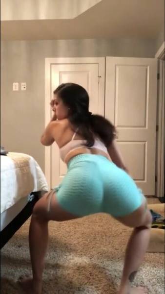 CinCinBear Sexy Tease Twerking Snapchat Video on justmyfans.pics