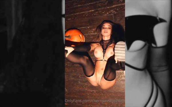 Seltin Sweety Nude Halloween Teasing Video  on justmyfans.pics