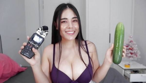 ASMR Wan - Scrathing, tapping on my body at last - Cucumber licking on justmyfans.pics