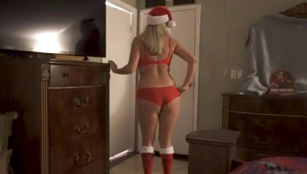 Coco Vandi XXX - Mom And Sons Magical Christmas on justmyfans.pics