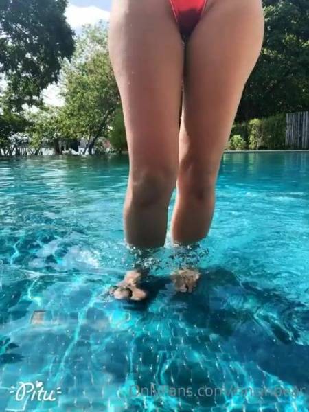 Cincinbear Topless Pool Twerking Video  on justmyfans.pics