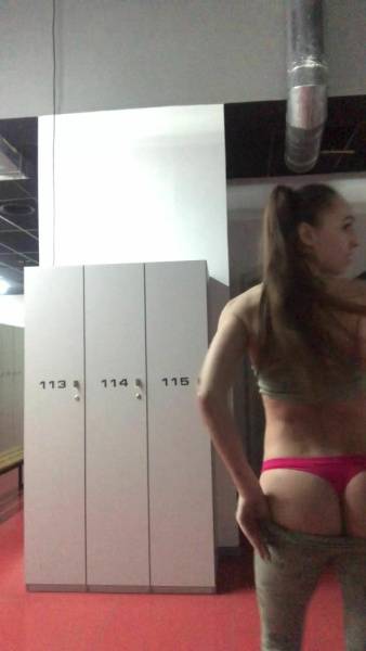 Angela_ride Flashing you at gym s changing room on justmyfans.pics