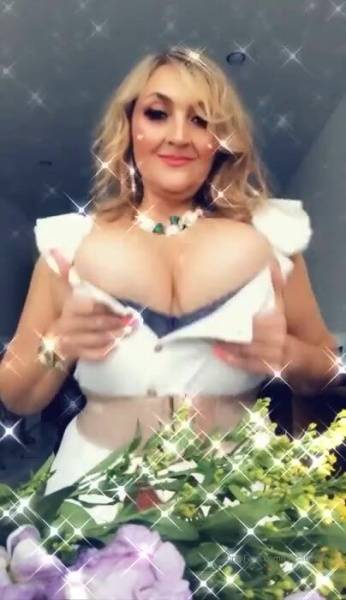 Busty Milf OnlyFans Big Tits Bouncing Porn Video on justmyfans.pics