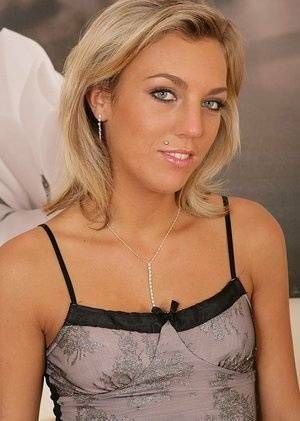 Tiny titted amateur blonde Angelica handles a vibrator like a star on justmyfans.pics