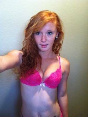 Natural redhead Alex Tanner slips off her pink lingerie set for nude selfies on justmyfans.pics