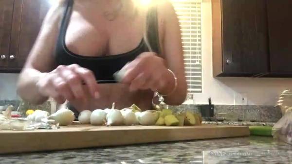 Christie Stevens christiestevens making dinner with adriana good thing at lest one onlyfans xxx porn on justmyfans.pics