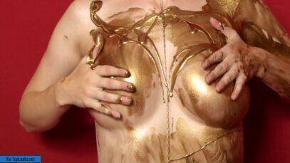 Lauren Summer Nude Patreon Gold Body Paint Video  on justmyfans.pics