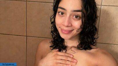 Alluringliyah Youtube Nude Influencer Onlyfans  on justmyfans.pics