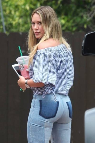 Hilary Duff Ass Tight Jeans Paparazzi Set  - Usa on justmyfans.pics
