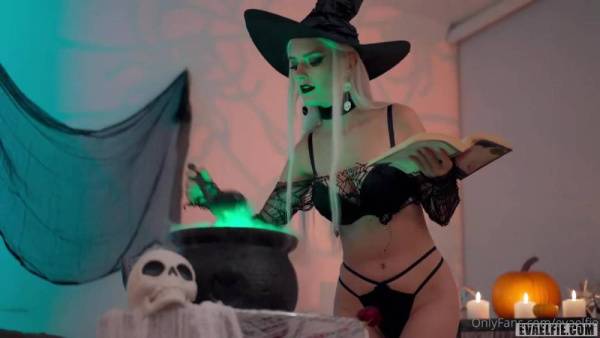 Eva Elfie Blowjob Witch Cosplay OnlyFans Video Leaked on justmyfans.pics
