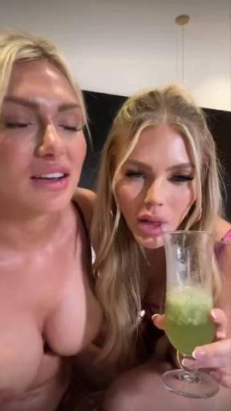 ScarlettKissesXO Nude Lesbian Livestream OnlyFans Video Leaked on justmyfans.pics