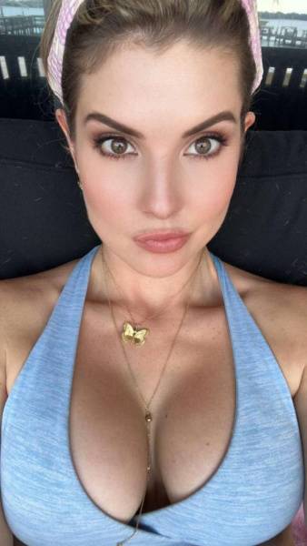Amanda Cerny Sexy Boobs Cleavage Onlyfans Set Leaked - Usa on justmyfans.pics