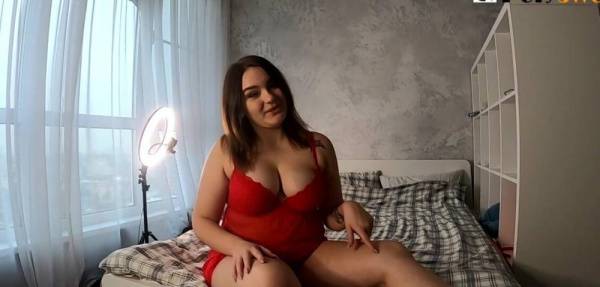 Poly Sweet Playing With Huge Tits Video on justmyfans.pics