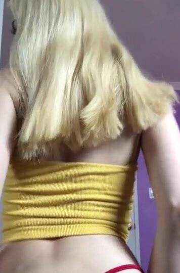 Blonde solo (Jane Wilde) on justmyfans.pics