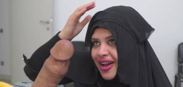 This Muslim woman is SHOCKED !!! I take out my cock in Hospital waiting room. on justmyfans.pics