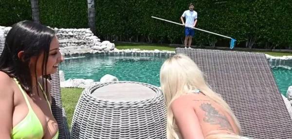 Hailey Rose - [OnlyFans.com] - [2022] - Big Boobie Poolside Threesome, Dan Dangler - 720p on justmyfans.pics