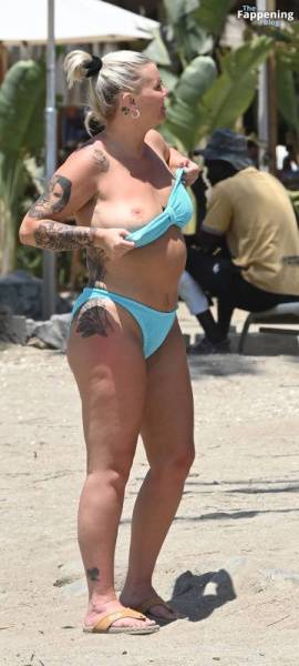 Kerry Katona Flashes Her Nude Boob on the Beach (70 Photos) - Spain on justmyfans.pics